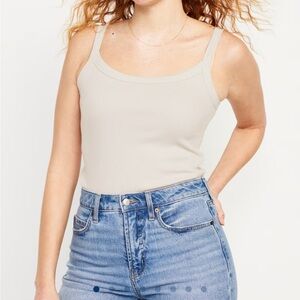 Fitted rib knit tank top size medium bnwt old navy